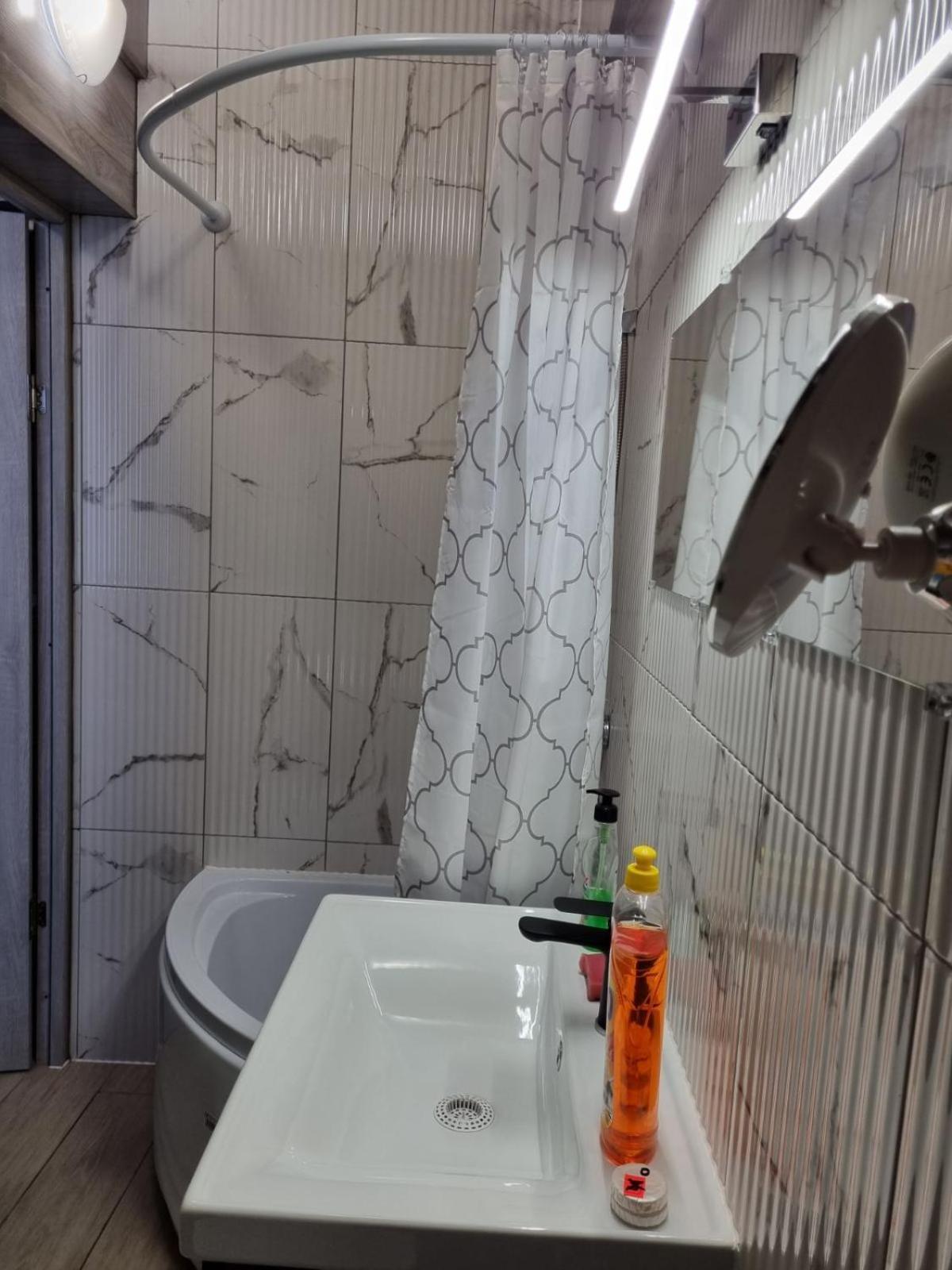Apartment Centru キシナウ エクステリア 写真